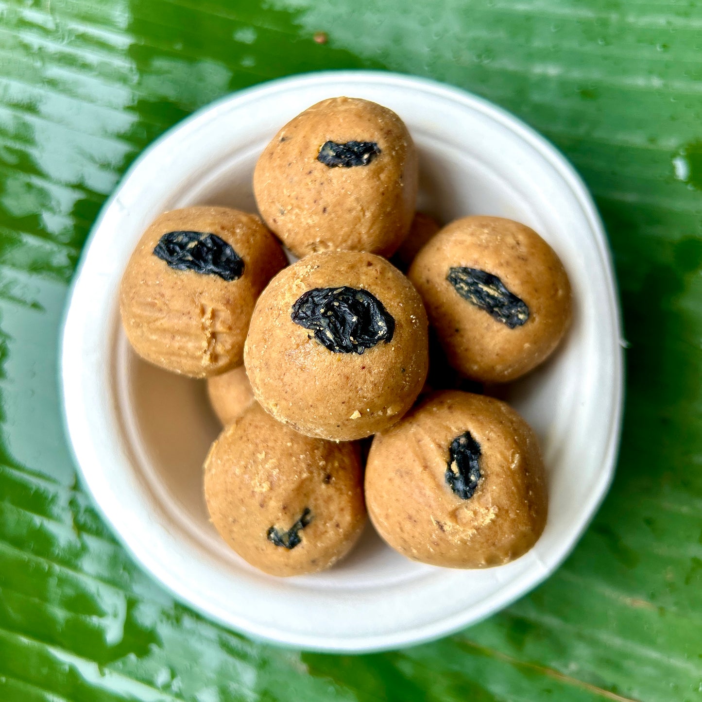 Besan Crispy Jaggery-Ghee Ladoo / Laddu 200 gm | बेसन लाडू