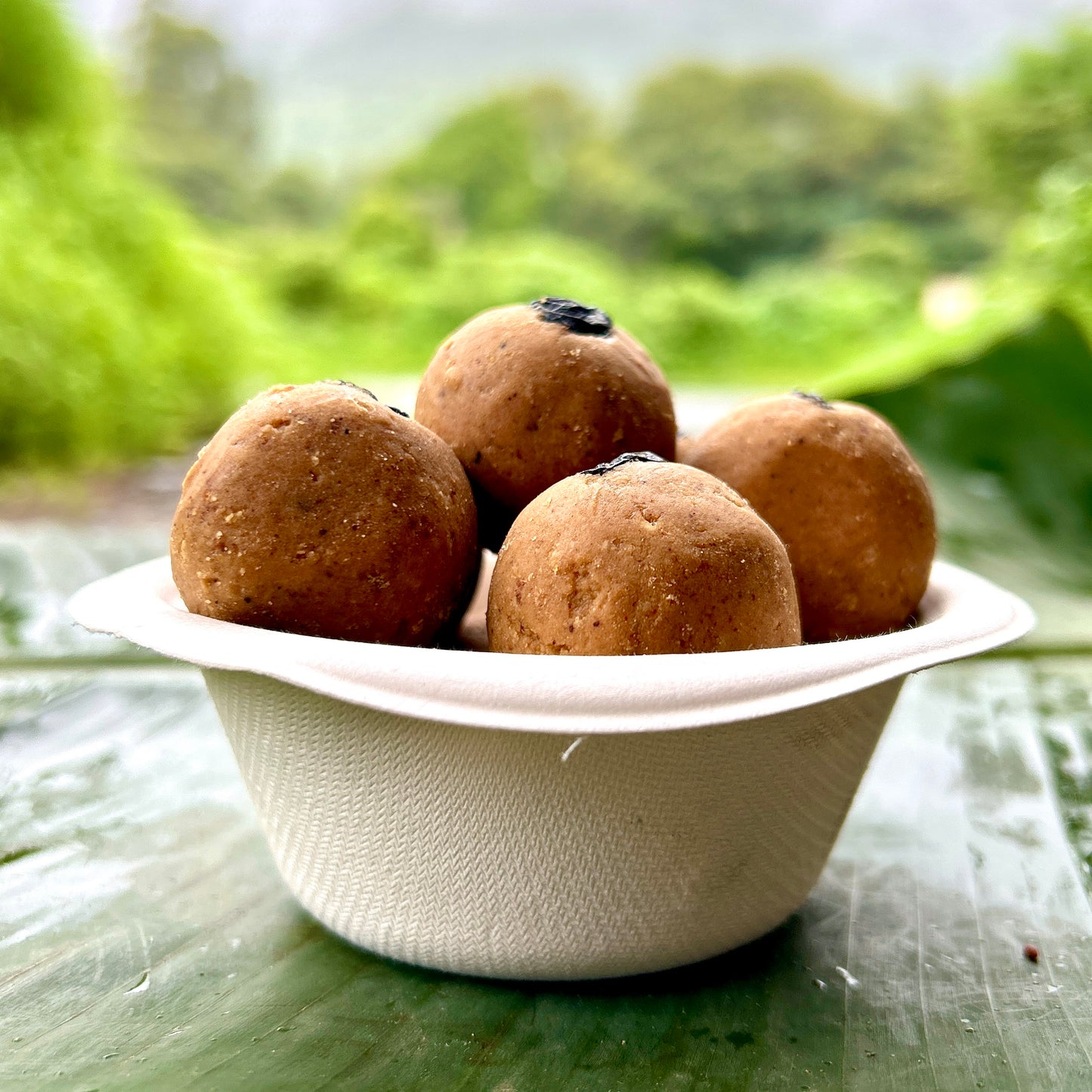 Besan Crispy Jaggery-Ghee Ladoo / Laddu 200 gm | बेसन लाडू
