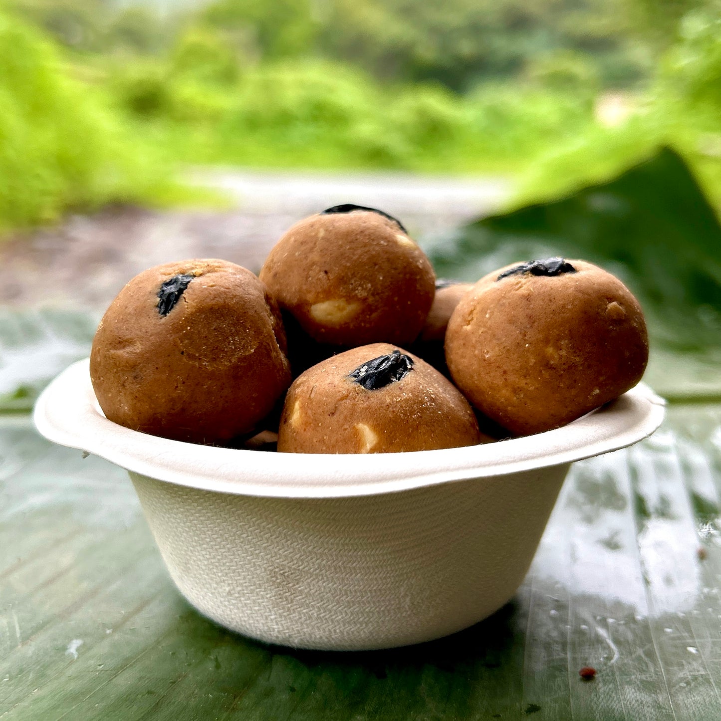 Whole Moong Jaggery-Ghee Ladoo / Laddu 200g | मूग लाडू